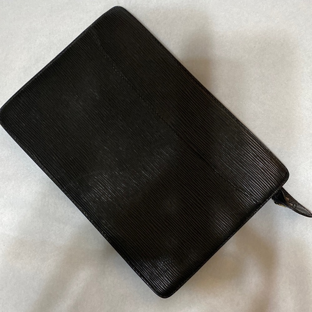Authentic Vintage Louis Vuitton Epi Clutch
